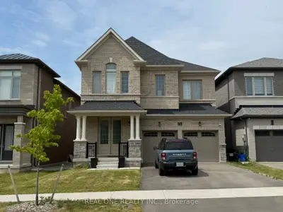Detached in East Gwillimbury