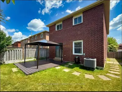 Detached in Richmond Hill