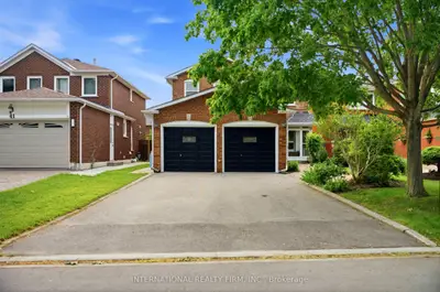 39 Couperthwaite Crescent, Markham, On L3r 6n4