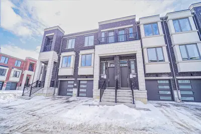 Att/Row/Townhouse in Vaughan