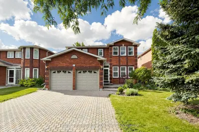 Detached in Richmond Hill
