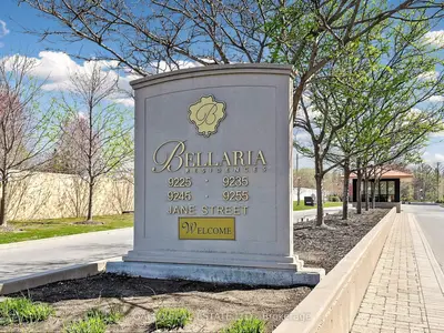 Condo Apartment in Vaughan
