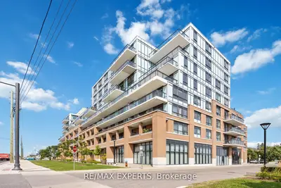 Condo Apartment in Richmond Hill