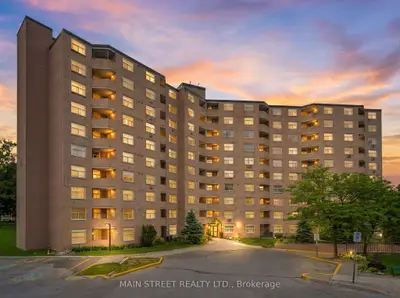 Condo Apartment in Newmarket