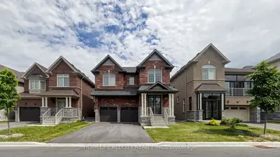 Detached in East Gwillimbury