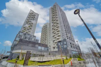 Condo Apartment in Vaughan