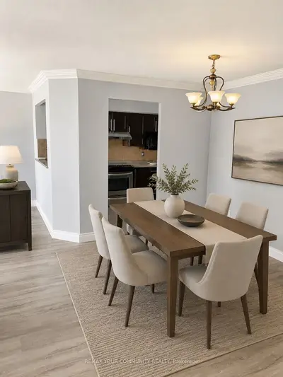 Condo Apartment in Richmond Hill