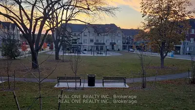 Att/Row/Townhouse in Markham