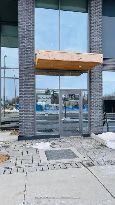 Condo Apartment in Vaughan