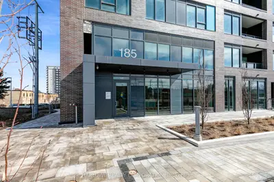 185 Deerfield Road 1204, Newmarket, On L3y 0g7