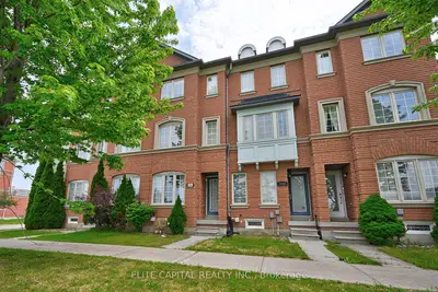 Att/Row/Townhouse in Markham