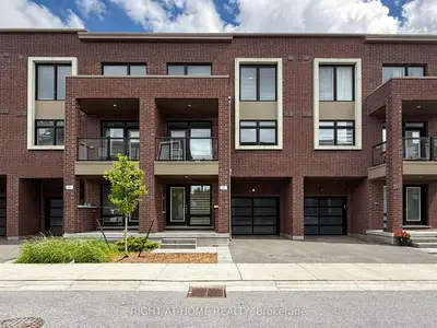 Att/Row/Townhouse in Vaughan