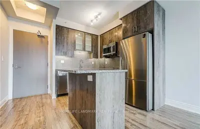Condo Apartment in Richmond Hill