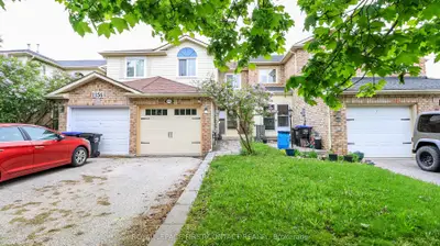Att/Row/Townhouse in Innisfil