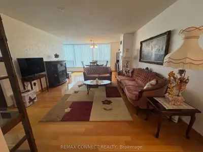 326 Major Mackenzie Drive 428, Richmond Hill, On L4c 8t4