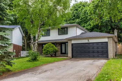 75 Beswick Drive, Newmarket, On L3y 1e8