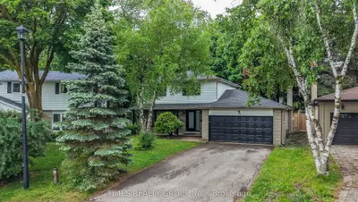 75 Beswick Drive, Newmarket, On L3y 1e8