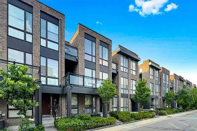 Att/Row/Townhouse in Vaughan