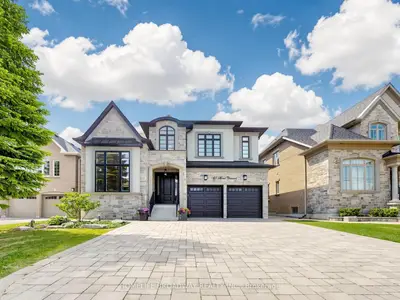 Detached in Richmond Hill
