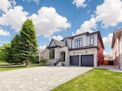 55 Bond Crescent, Richmond Hill, On L4e 3k5