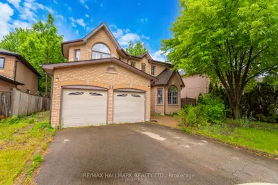 3 Creekview Avenue, Richmond Hill, On L4c 9x1