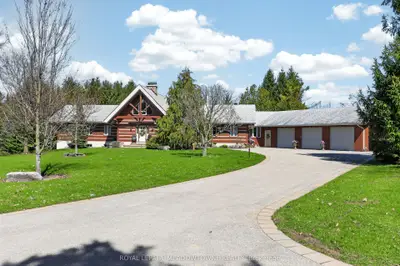 Detached in Essa