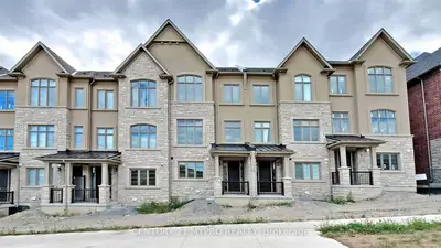 Att/Row/Townhouse in Markham