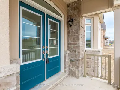 165 Hawkins Street, Georgina, On L0e 1r0