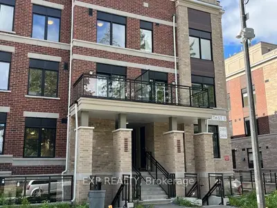Condo Townhouse in Richmond Hill