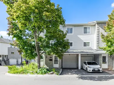 Condo Townhouse in Newmarket
