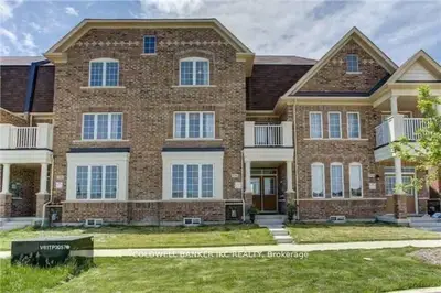 Att/Row/Townhouse in Vaughan
