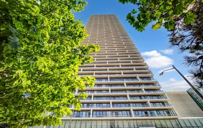 Condo Apartment in Vaughan