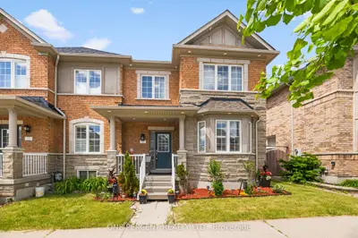 Att/Row/Townhouse in Markham
