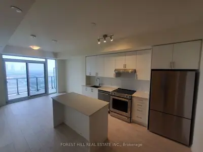 Common Element Condo in Vaughan
