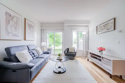 10 St Moritz Way 6, Markham, On L3r 4g4