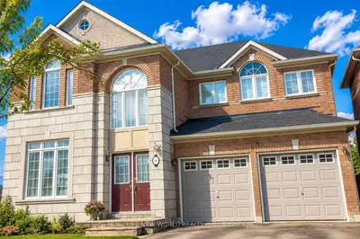 Detached in Richmond Hill