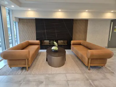 Condo Apartment in Newmarket