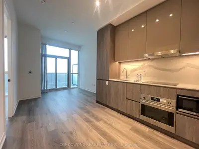 Condo Apartment in Vaughan