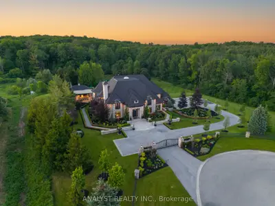 76 Scotch Valley Drive, King, On L7b 1l9