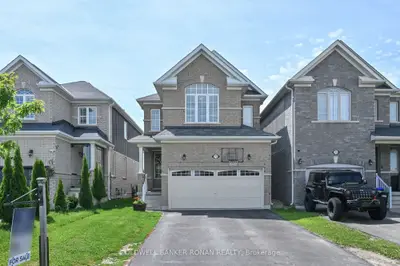 Detached in Essa