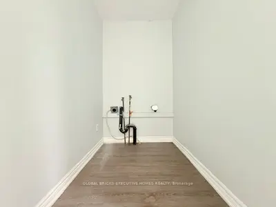 325 King Street, King, On L3y 4v9