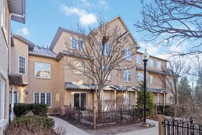 Condo Townhouse in Markham