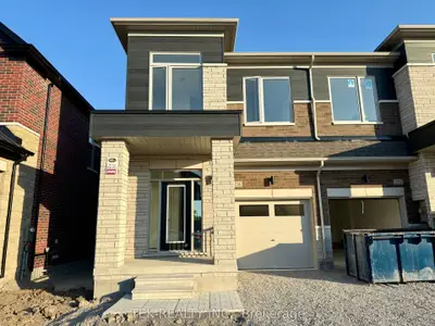 Att/Row/Townhouse in Richmond Hill