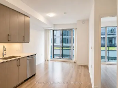 Condo Apartment in Richmond Hill