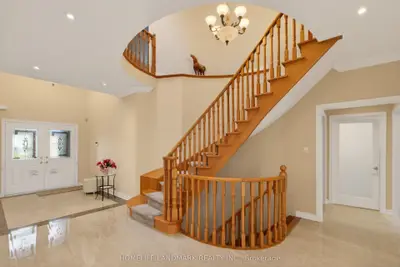 138 Tea Rose Street, Markham, On L6c 1y3