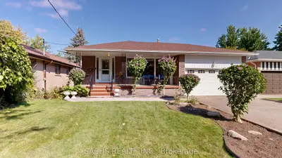 Detached in Richmond Hill