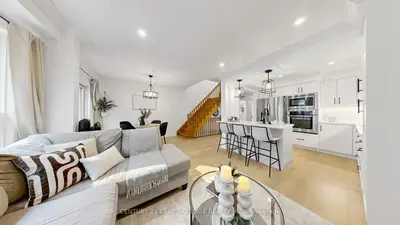 Att/Row/Townhouse in Whitchurch-Stouffville