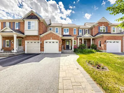 Att/Row/Townhouse in Whitchurch-Stouffville