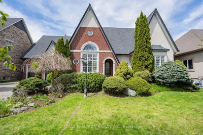 4 The Fairways, Markham, On L6c 1z4