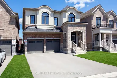 Detached in East Gwillimbury